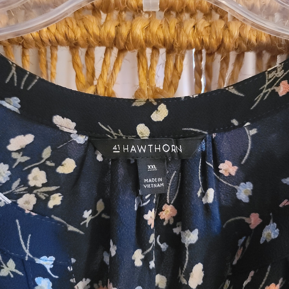41 Hawthorn Dark XXL Blue Floral Sleeveless Blouse - Picture 2 of 7
